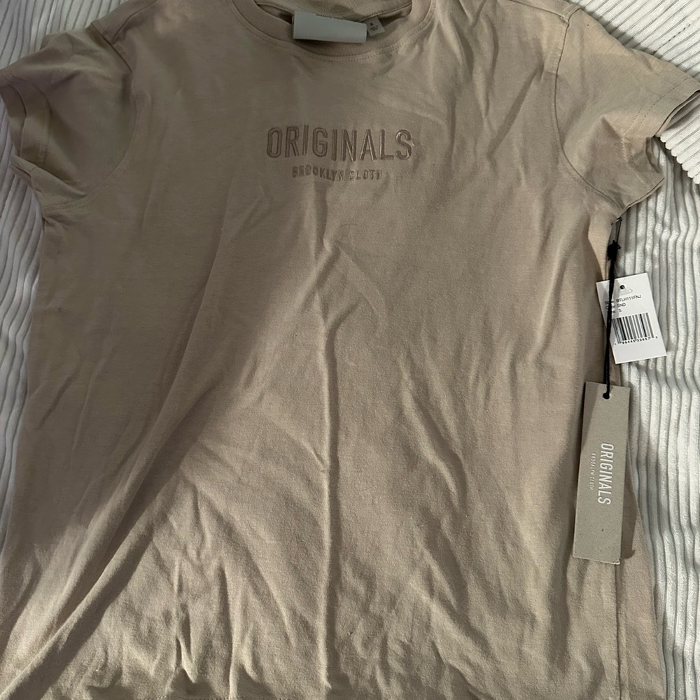 TEE Shirt - Picture 3 of 3